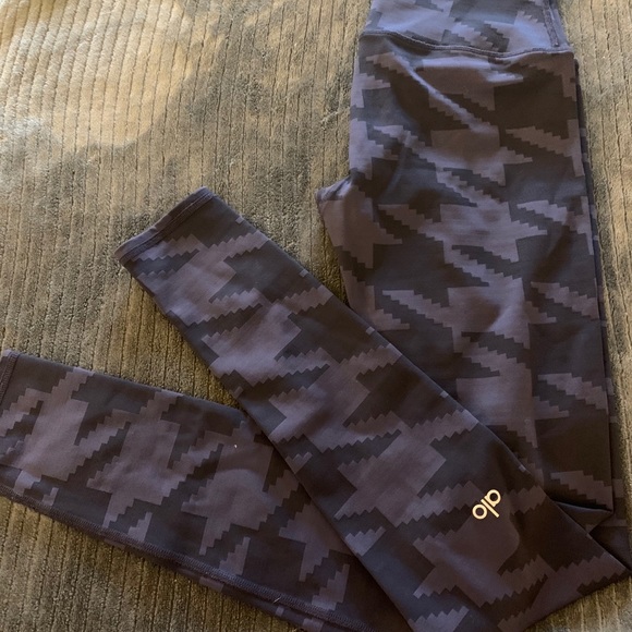 Alo Navy Houndstooth Leggings - Picture 2 of 3